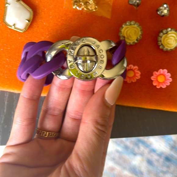 Jewelry bag over 13 items/ some designer’s including Kendra Scott & Marc Jacobs - Picture 3 of 11